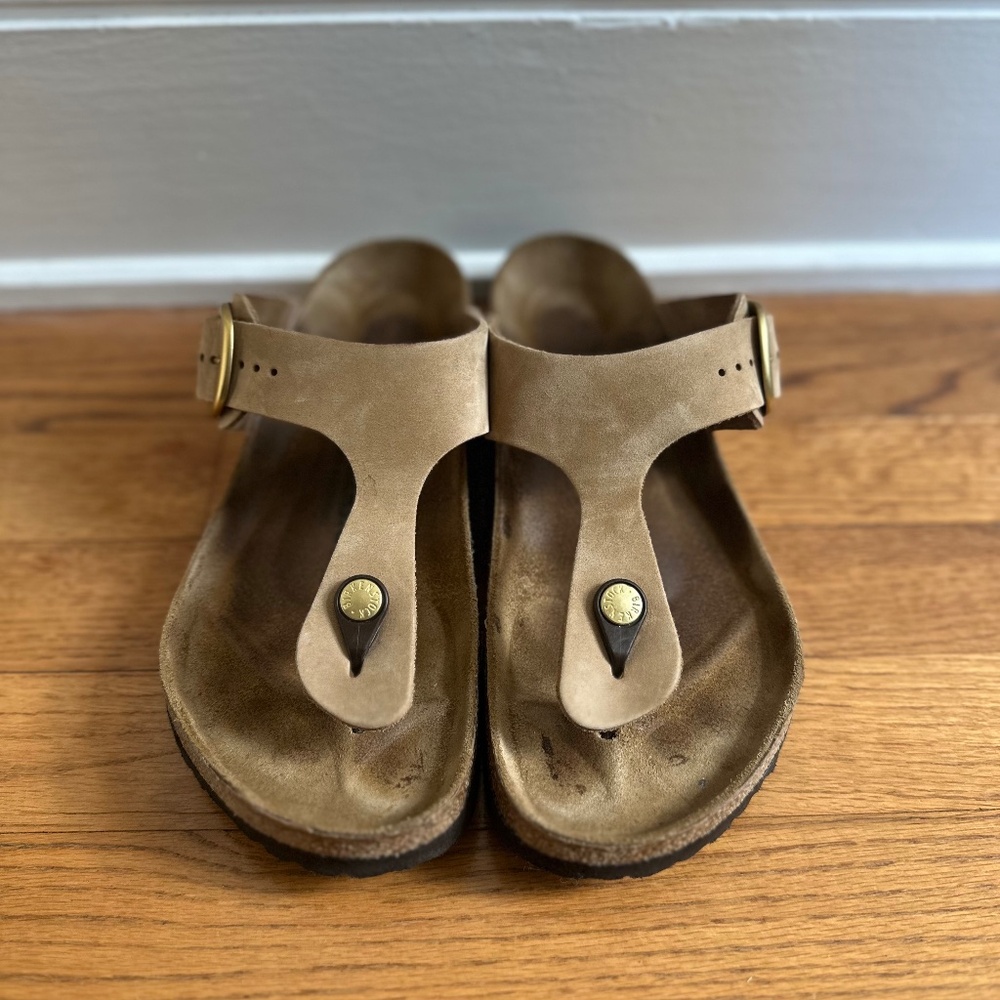 BIRKENSTOCK BIG BUCKLE GIZA SIZE 40 THONG SANDALS GOLD BROWN TAN
